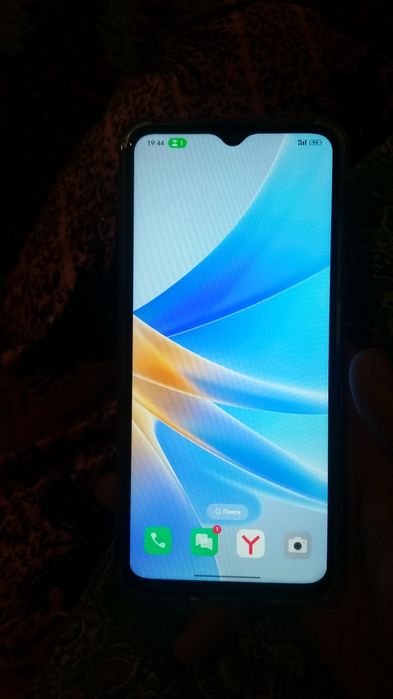 OqqO a 17. Телфон