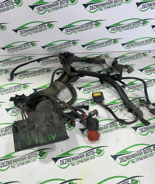 Panou sigurante si relee 90589541 Opel Astra 2004 2.0 DTI MT (101 hp)