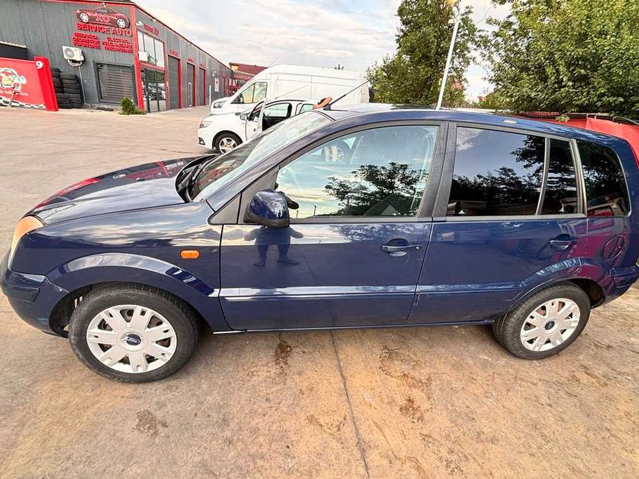 FORD Fusion 2010 — imagine 3