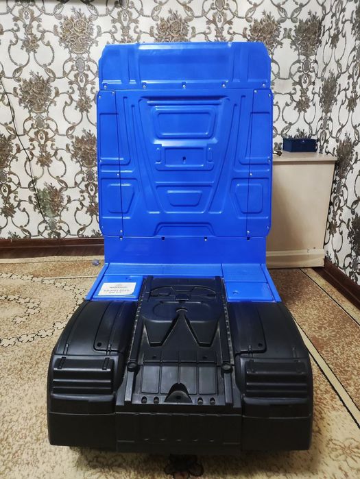 Bolalar uchun elektr yuk mashinasi Mercedes