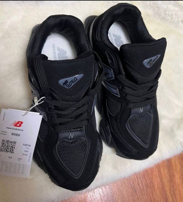 Adidași  NB 9060