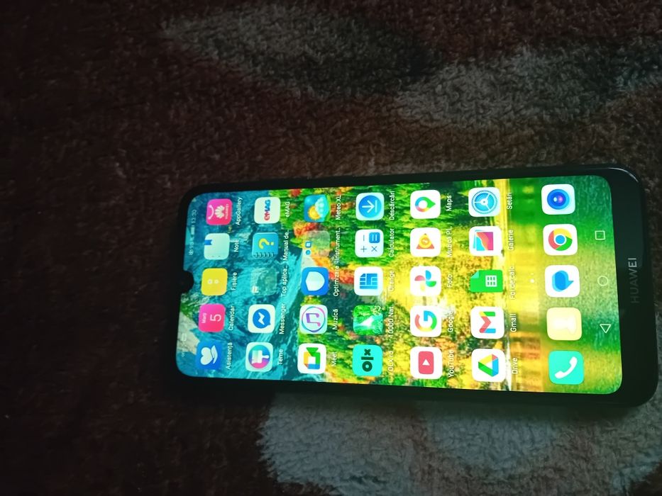 Telefon de vânzare in stare buna de funcționare. Se da pentru ca nu-l mai folosesc.