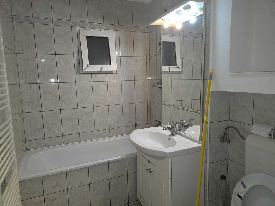 Apartament vu 3 camere foarte spatios in Exercitiu langa liceul Dinu Lipatti