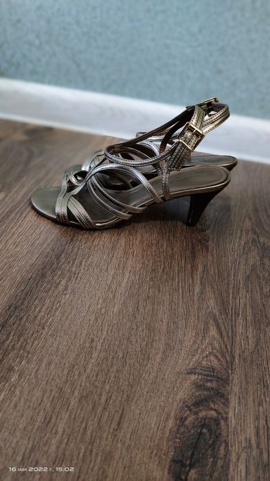 Красивые босоножки