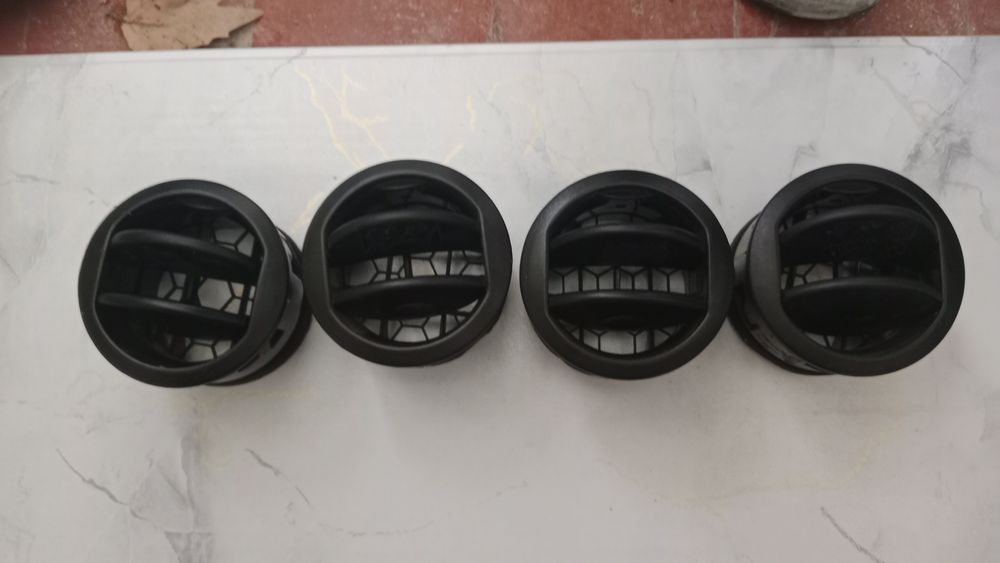 Spark difektor yangi Gm sotiladi xammasi 100000som