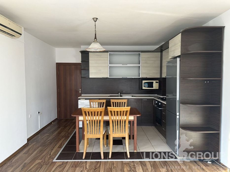 Продава се Тристаен апартамент в Варна, Възраждане 1 - 89 кв.м за 1852 €/кв.м - Снимка #2