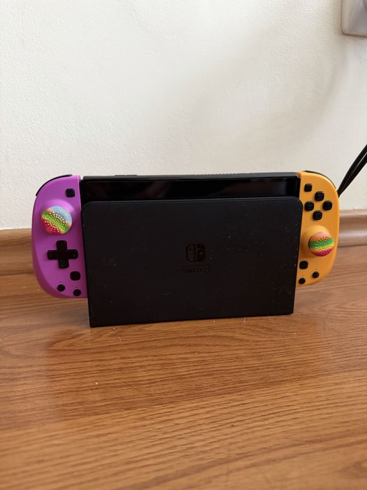 Nintendo Switch OLED + 9 jocuri + accesorii