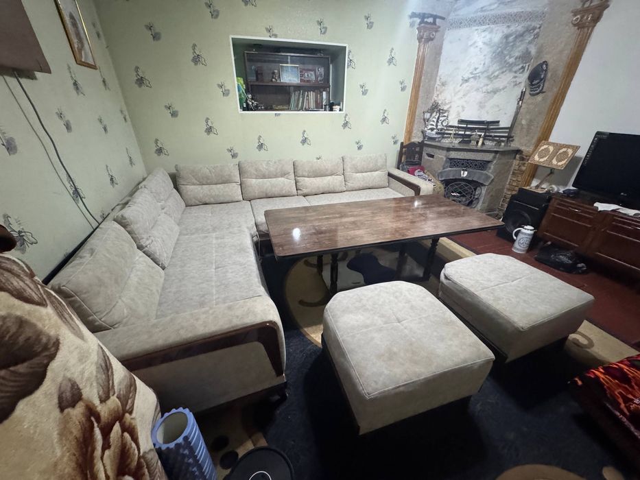 Продается диван со столом