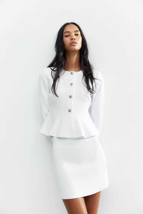 Нова жилетка с етикет на ZARA с пелпум ефект размер М