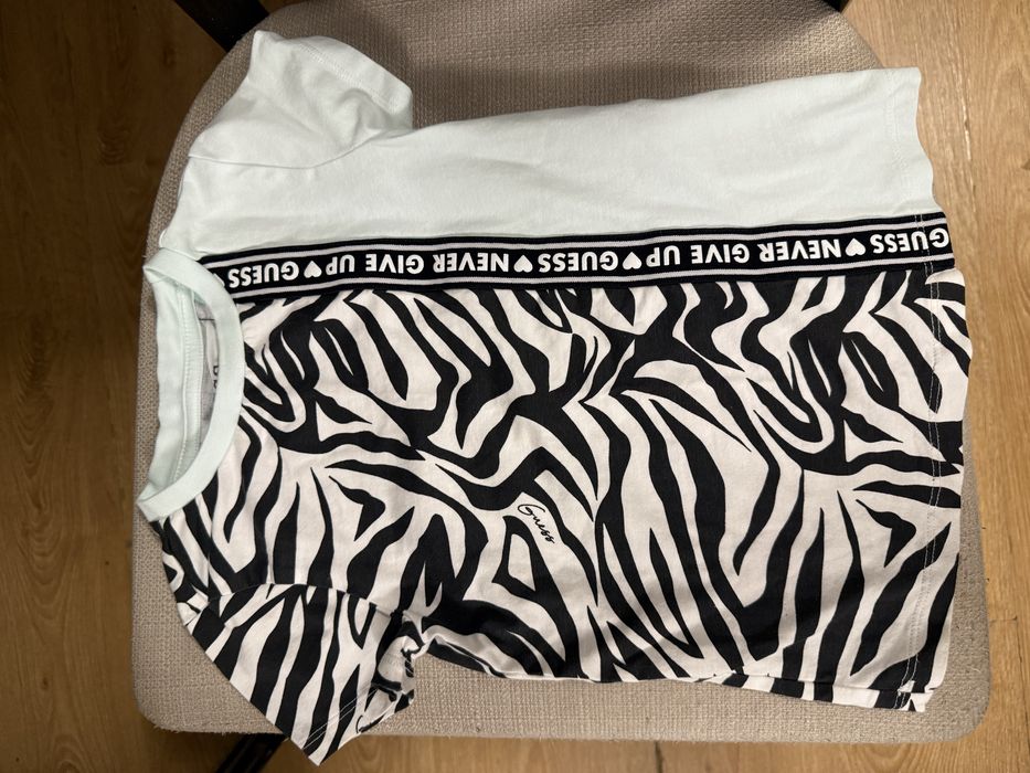 Дрехи GUESS за момиче 4 г.