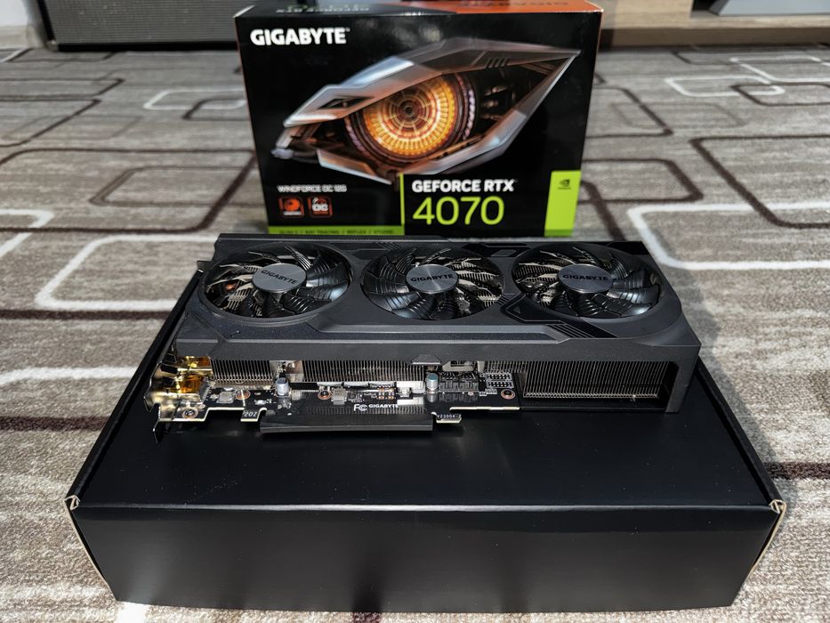 Placa Video Gigabyte RTX  4070 Windforce OC 12 GB