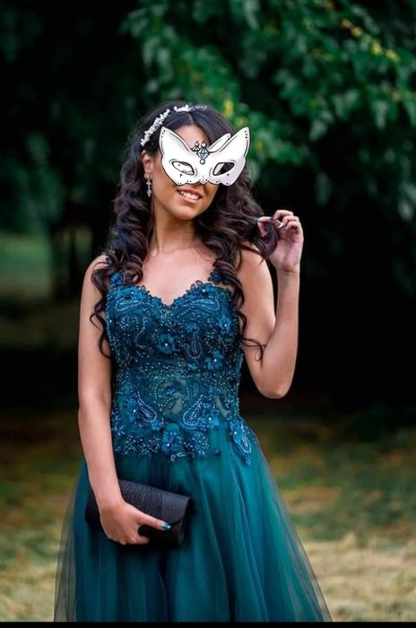 Красива бална рокля