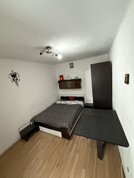Vand apartament 2 camere, etaj 2
