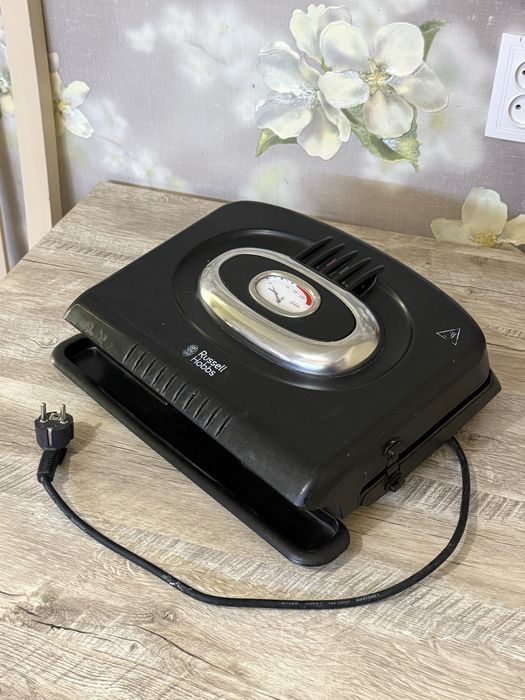 Электрический гриль Russell Hobbs