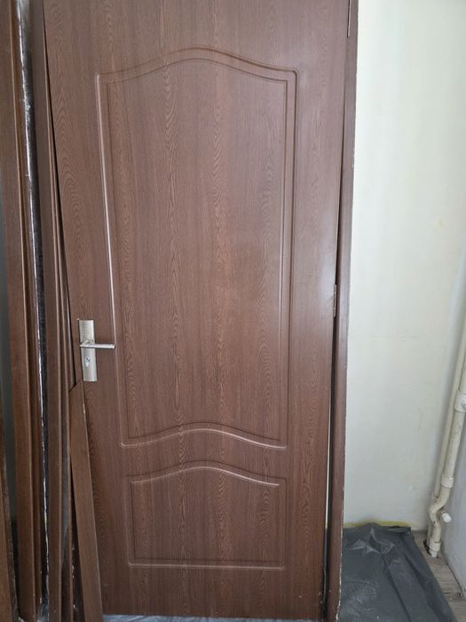 Vând uși de interior cu toc inclus