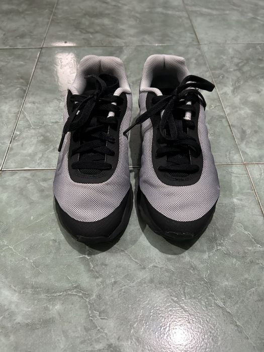 Маратонки Nike 36,5