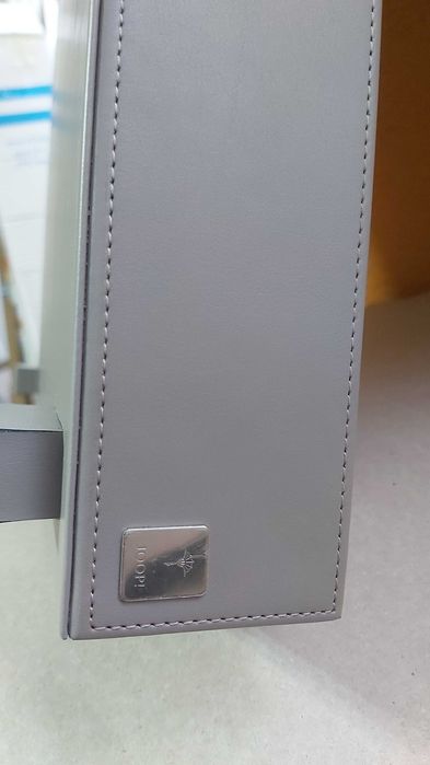 Продавам декораративни стелажи и табла за сервиране Жооб