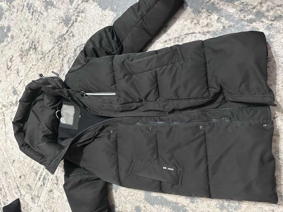 Продам зимнюю куртку на подростка