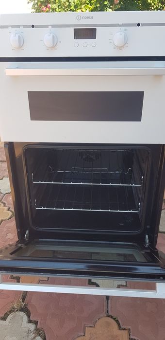 Cuptor electric  indesit
