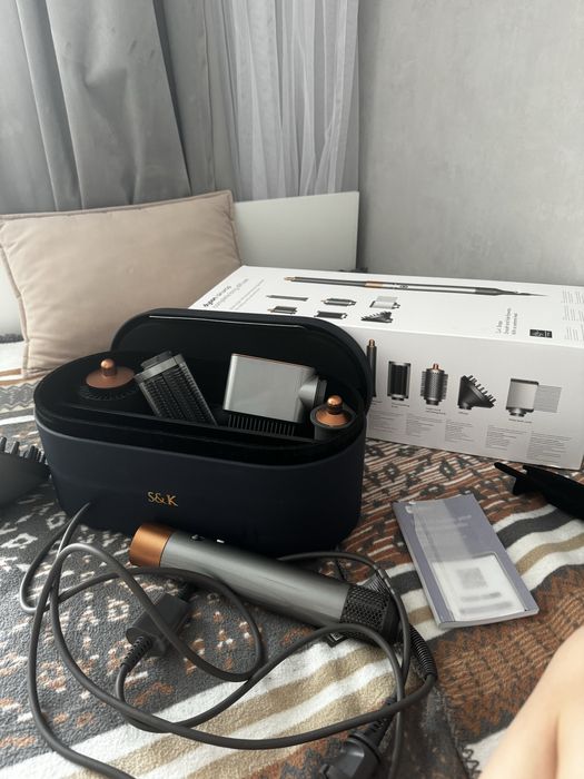 Продам дайсон оригинал