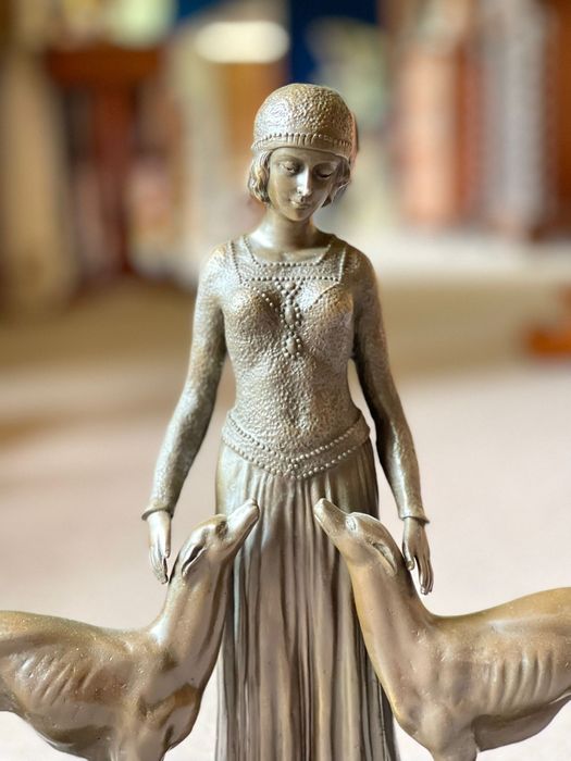Statuetă Bronz ArtDeco *** vintage / antic / vechi / retro ***