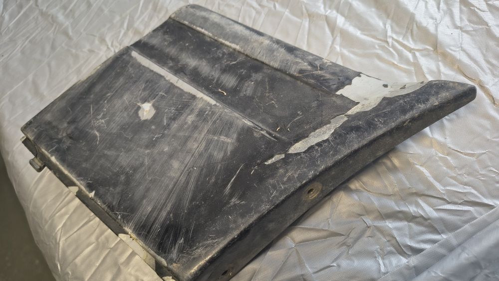 Diverse piese BMW E30.. ursuleț