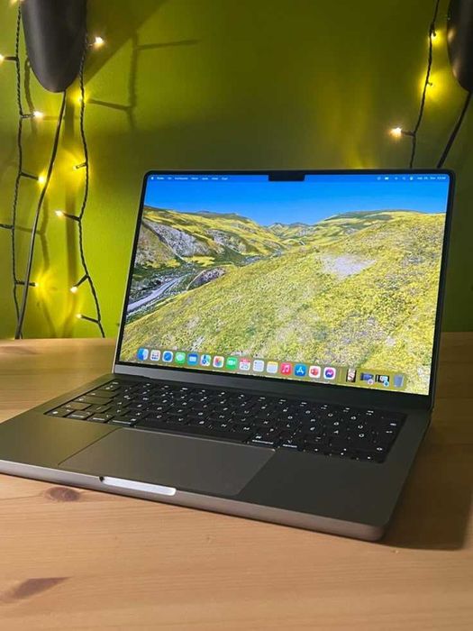 Macbook pro m3 , m1 max dan kuchli 97% 30 soatgach ayetadi quvati