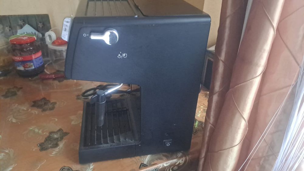 Кофеварка Delonghi