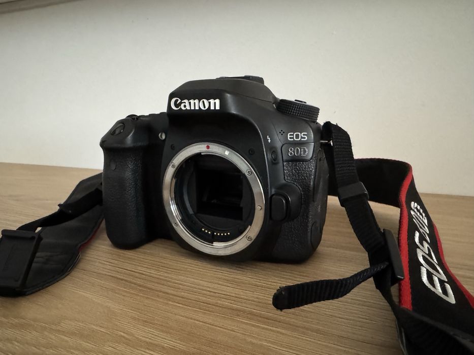 Фотоапарат Canon 80D тяло