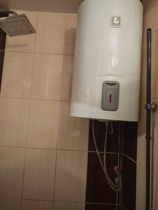 Обзаведен апартамент с 2 климатика – съдомиялна– 300 €