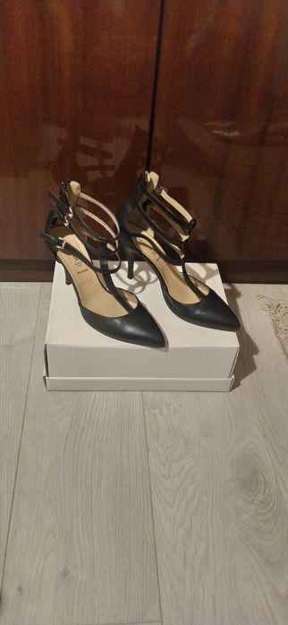 Официални обувки