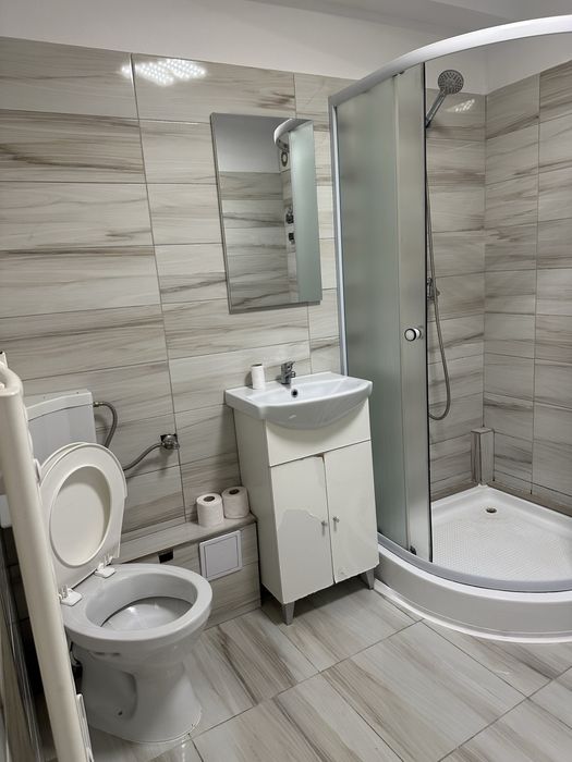 Inchiriez garsoniera