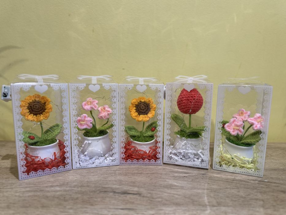 Ръчно изработени цветя с LED лаппички - ПЕРФЕКТЕН ПОДАРЪК ЗА 8-ми МАРТ