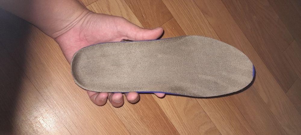 Берцы сатылады, саудасы бар