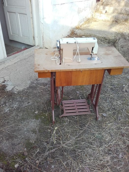 6запазена шевна машина