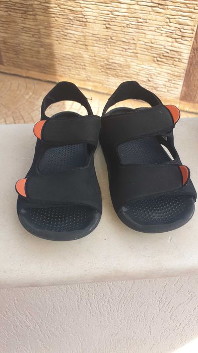 Детски сандали и обувки