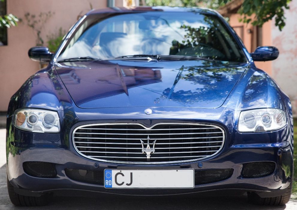 Închiriez Maserati Quattroporte limuzina de lux pentru evenimente