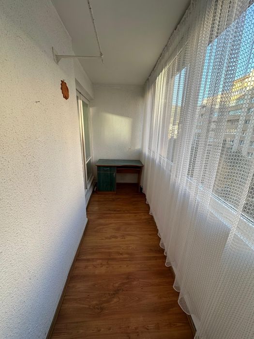 Apartament cu trei camere de inchiriat in cartierul Tudor.