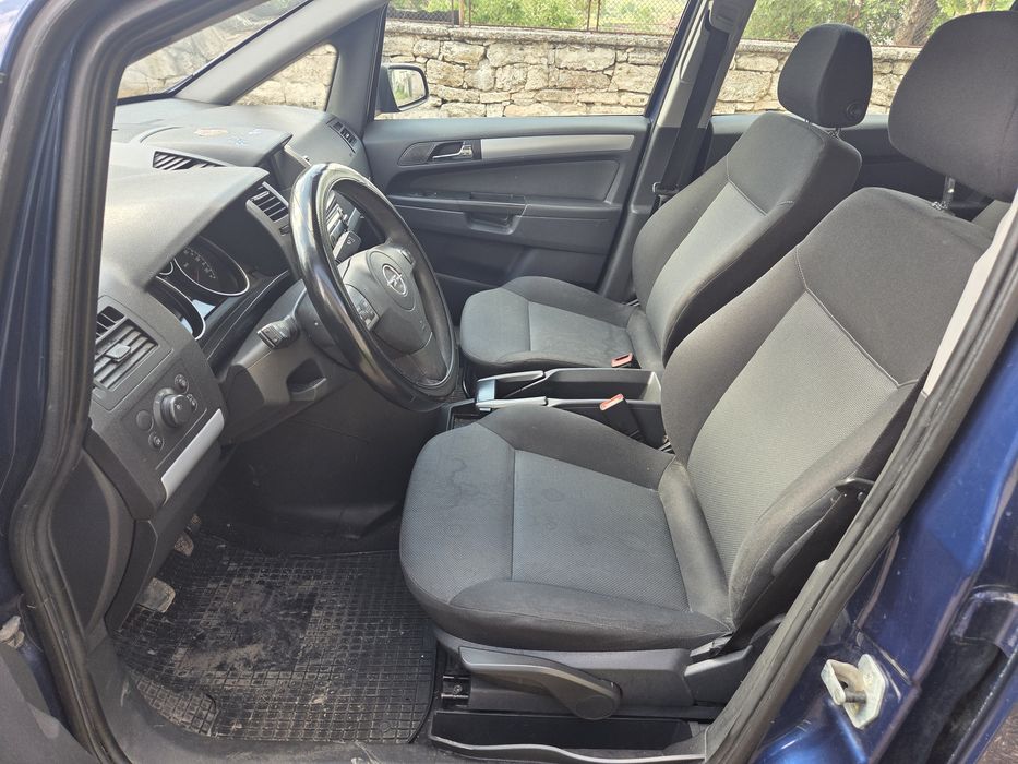 Продавам Opel Zafira  7 местен 2006 година