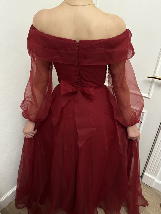 платья вечерние