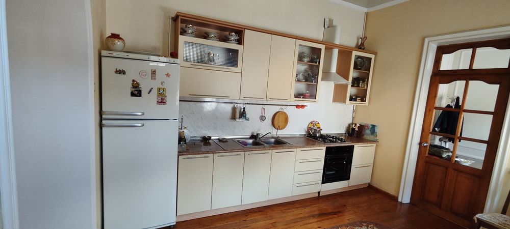 Продаётся дом, участок в Яккасарайском районе. Фасад 15м. Площадь 2,65