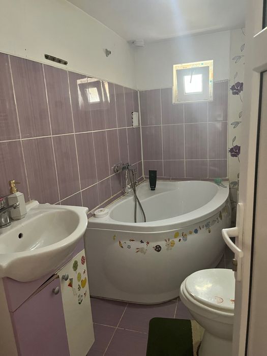 Vand casa sau schimb cu apartamnet in zona blocuri Liliesti Baicoi