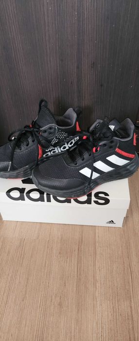 Детски маратонки Adidas.