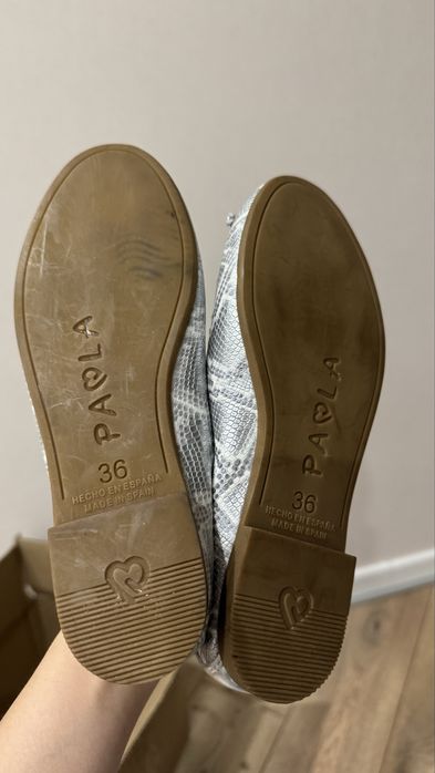 Продам обувь для девочки с 36 размером . Срочно новые