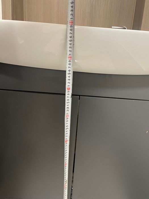 Шкаф за баня с мивка и смесител