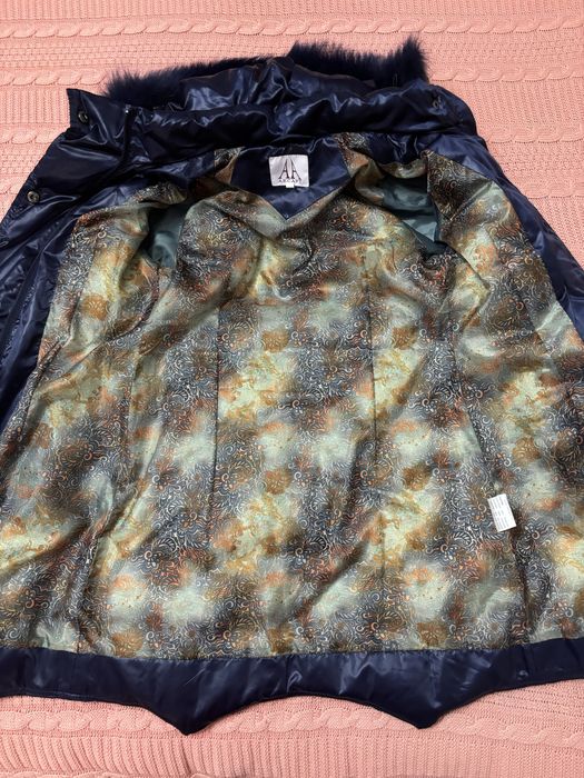 Продам пуховик для девочки