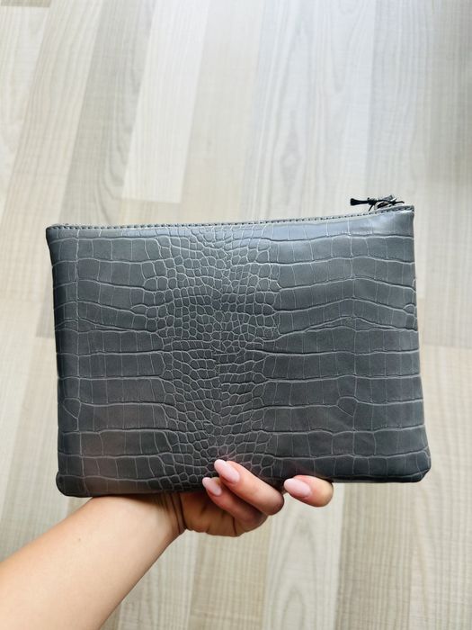 VALENTINO Conscious Re Soft Cosmetic Case