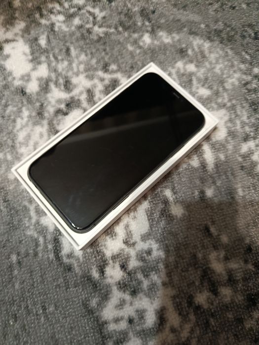 Продам iPhone 11