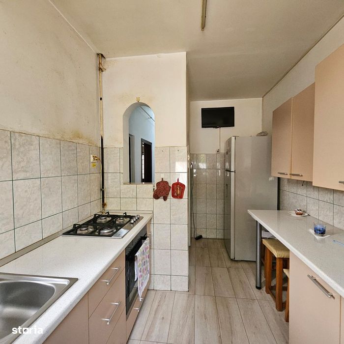 Parter 5camere in vila interbelica/curte/rezidential/comercial/renovat