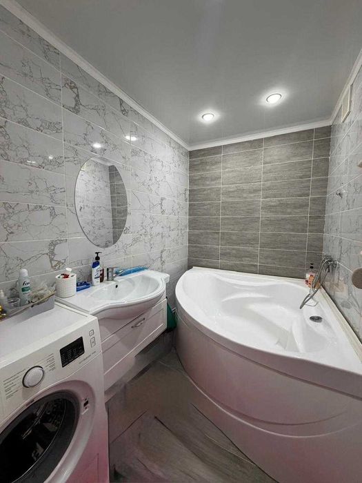 Продам 2 комнатную в Центре!